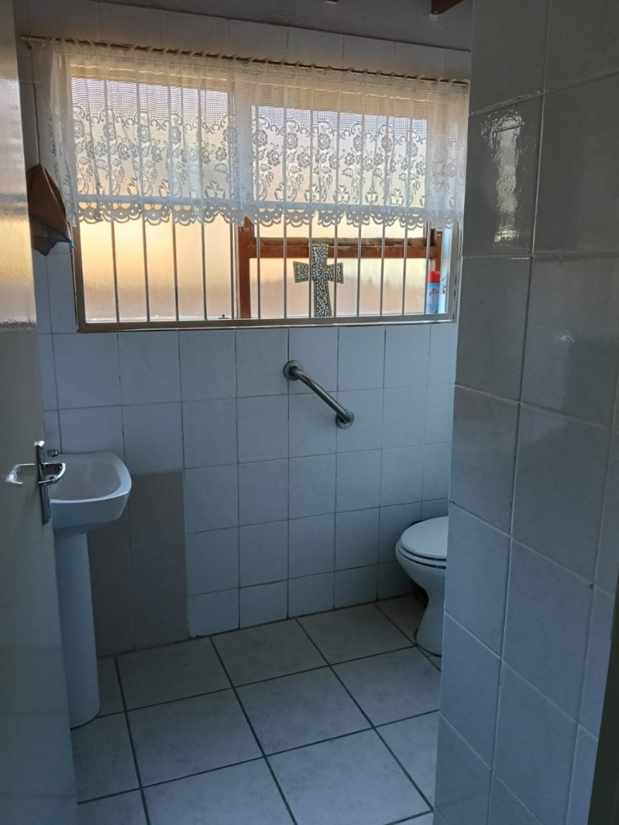 3 Bedroom Property for Sale in Wavecrest Eastern Cape
